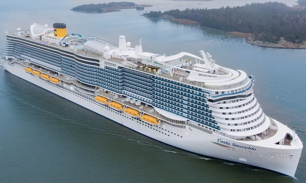 Grand paquebot de croisiere